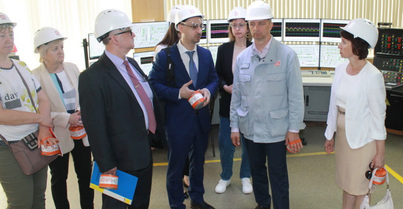Представители Росстата посетили предприятия-флагманы Саратовской области
